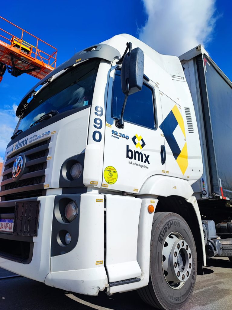 Caminhão BMX Serviços